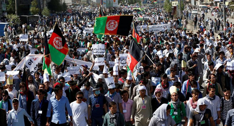 Manifestacion en Kabul antes del ataque suicida