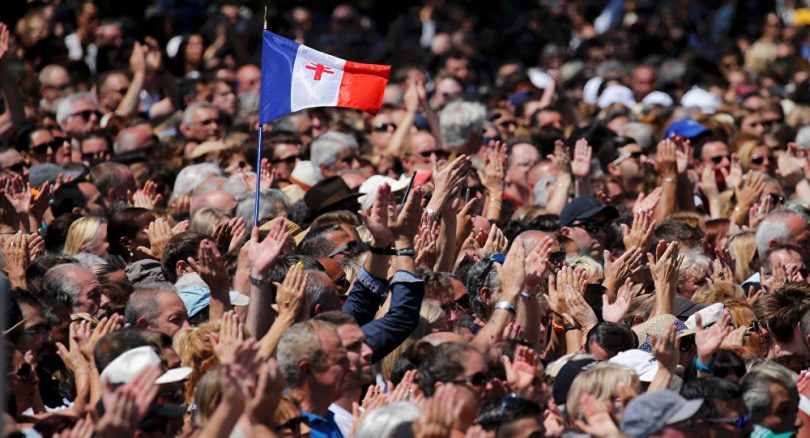 Minuto de silencio en Paris en memoria de las victimas de Niza