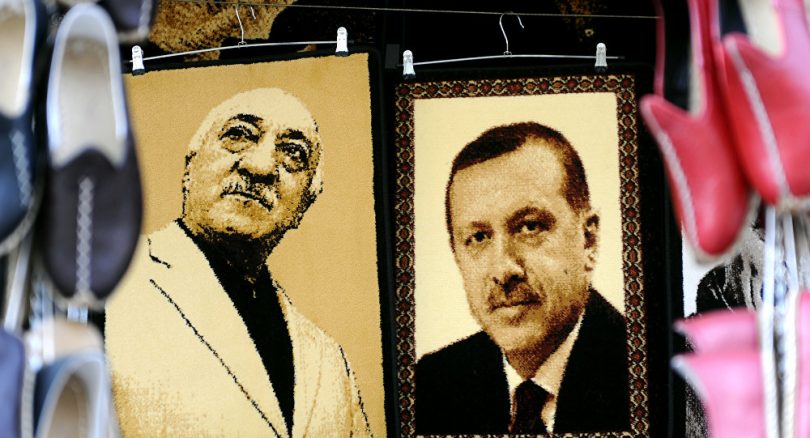 Retratos de Gulen y Erdogan
