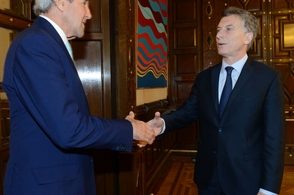 John Kerry y Mauricio Macri