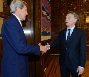 John Kerry y Mauricio Macri